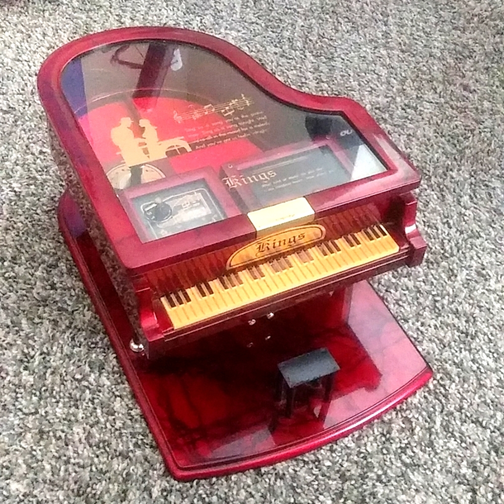 Kings grand piano Working jewelry music box Vintage classical tune